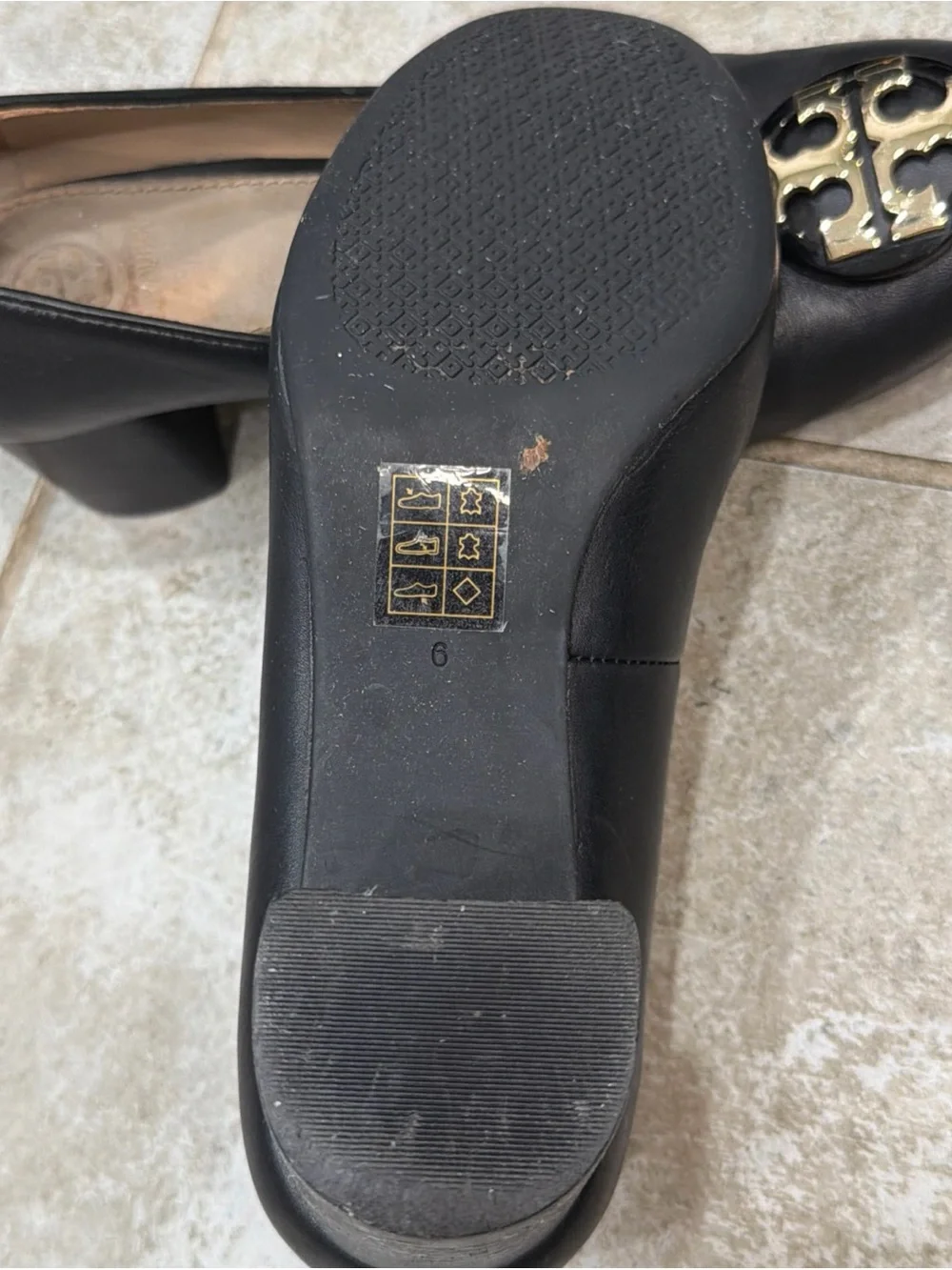 Tory Burch Benton 2 Size 6 Black Leather Block Heel Pumps Comfort Logo